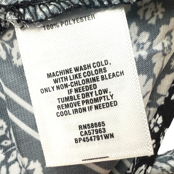 BP | NWT BLACK CLASSIC BANDANA HANDKERCHIEF CROP TOP - Picture 7 of 9